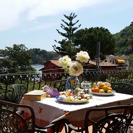 Carmelas Taormina