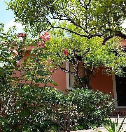 Carmelas Lejlighed